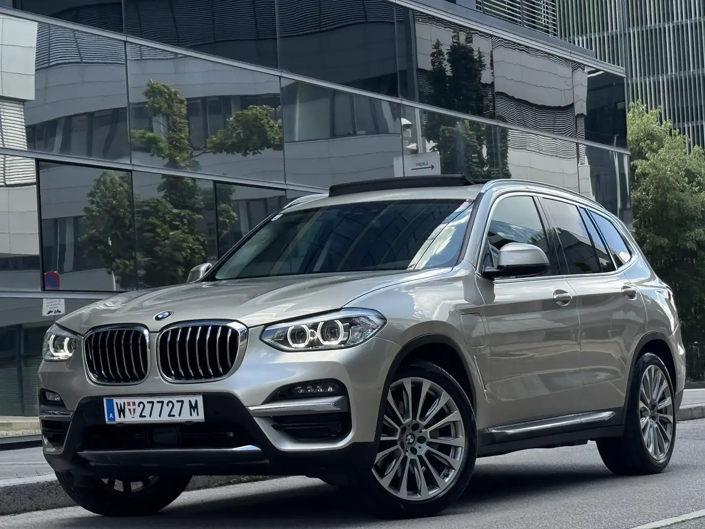 BMW X3 xDrive30e PHEV Aut. NUR 50.000 KM / Panorama Gold - 1