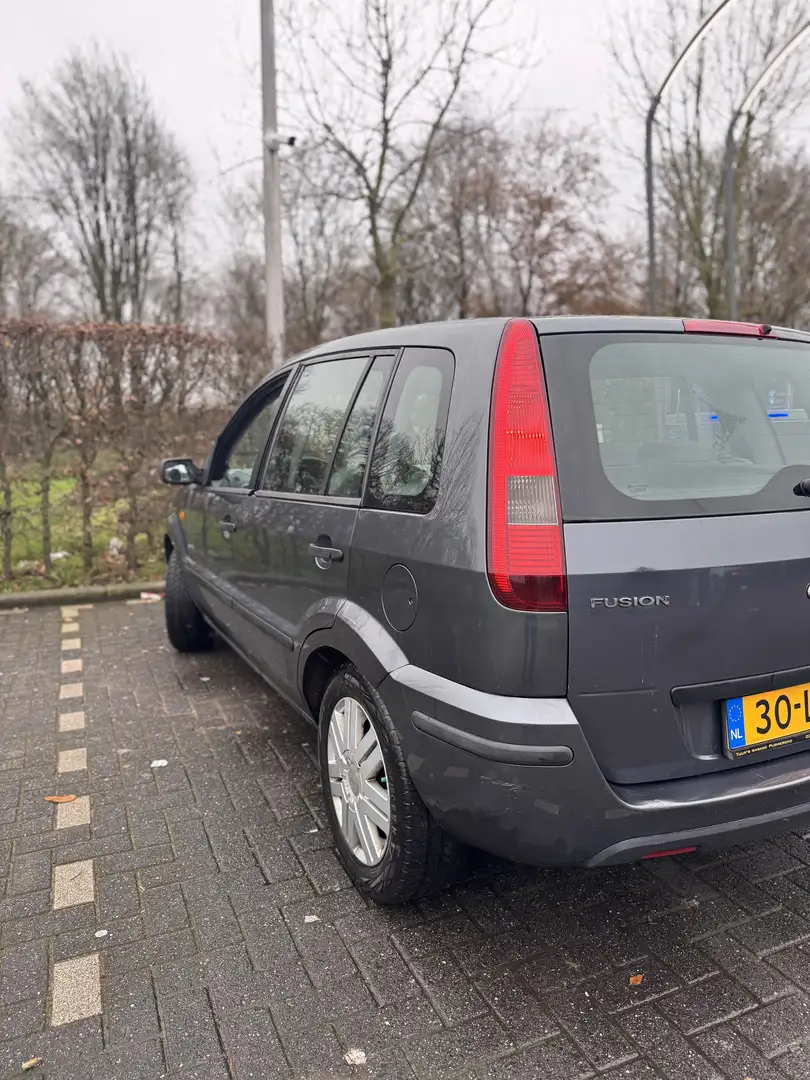 Ford Fusion Verde - 1