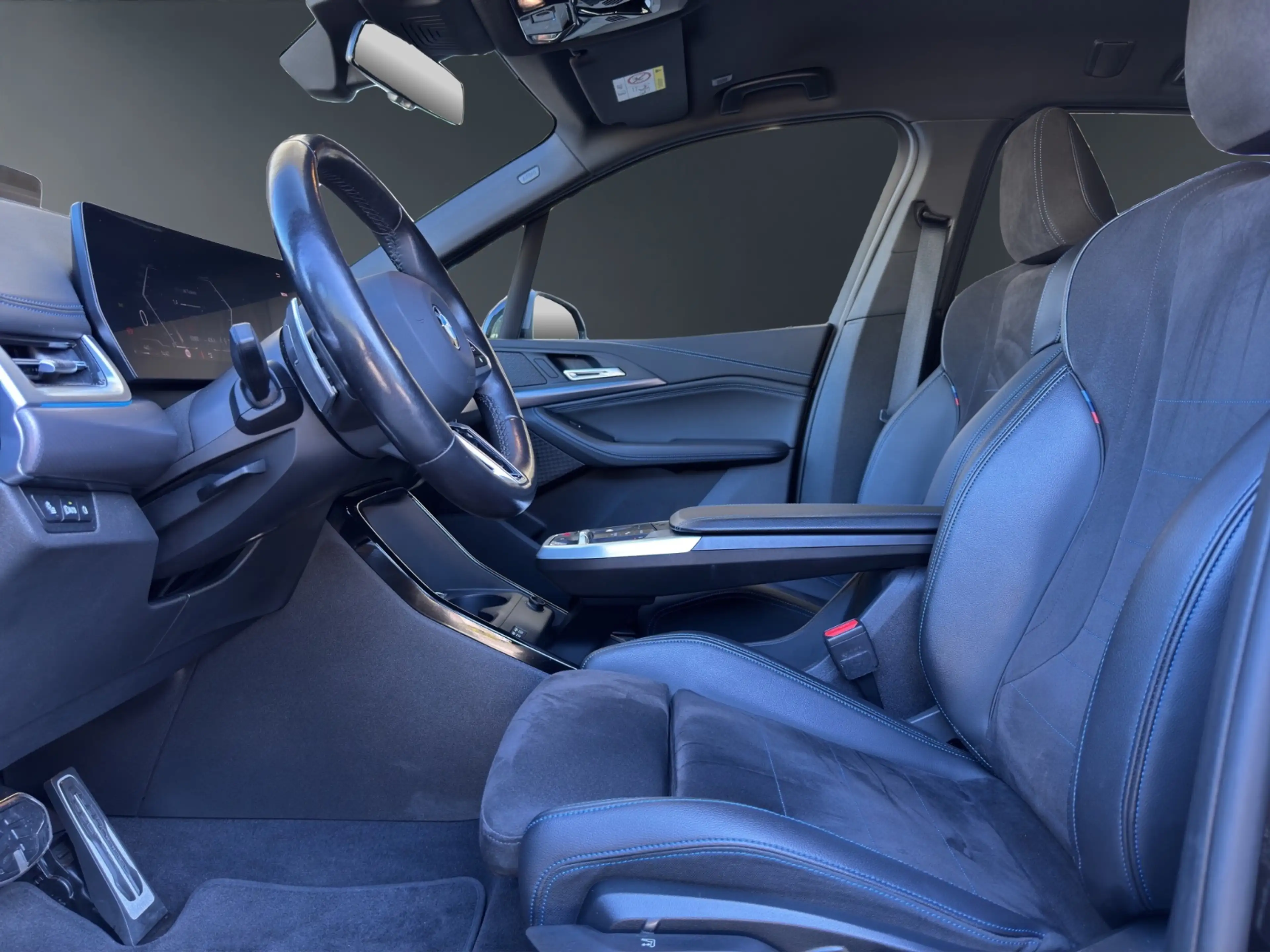 BMW 220 i AUT — photo 9