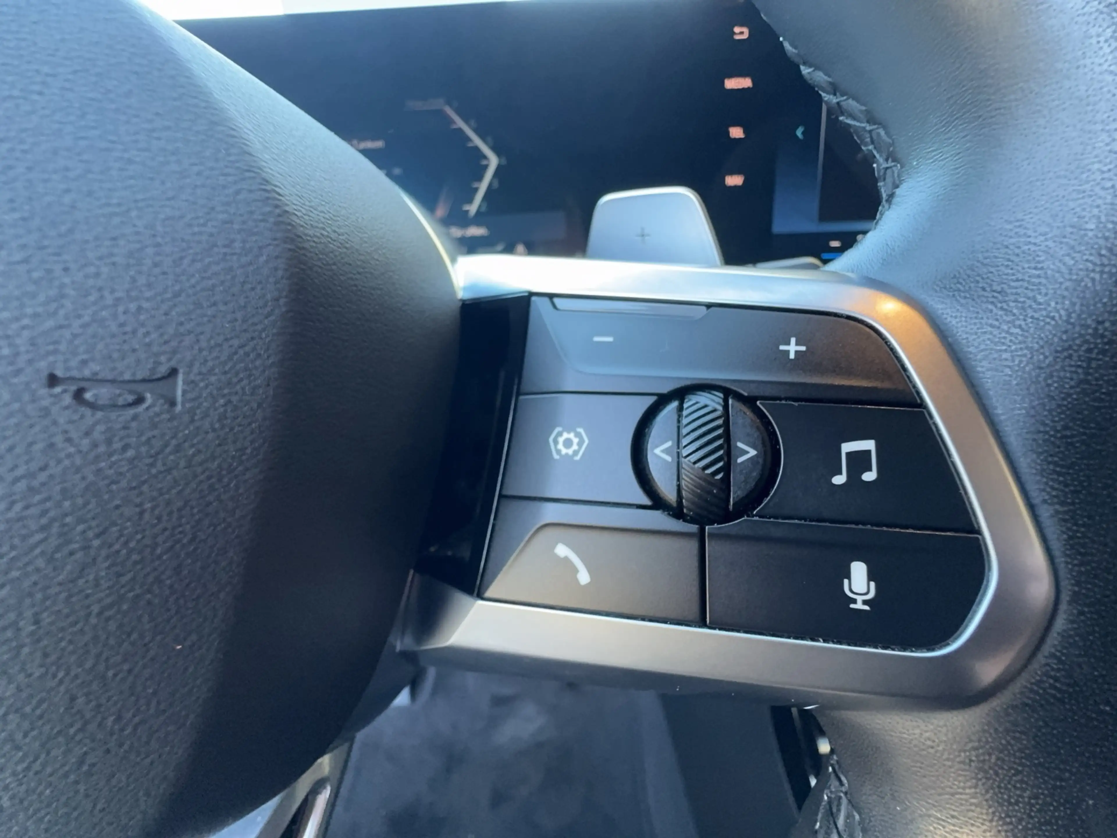 BMW 220 i AUT — photo 13