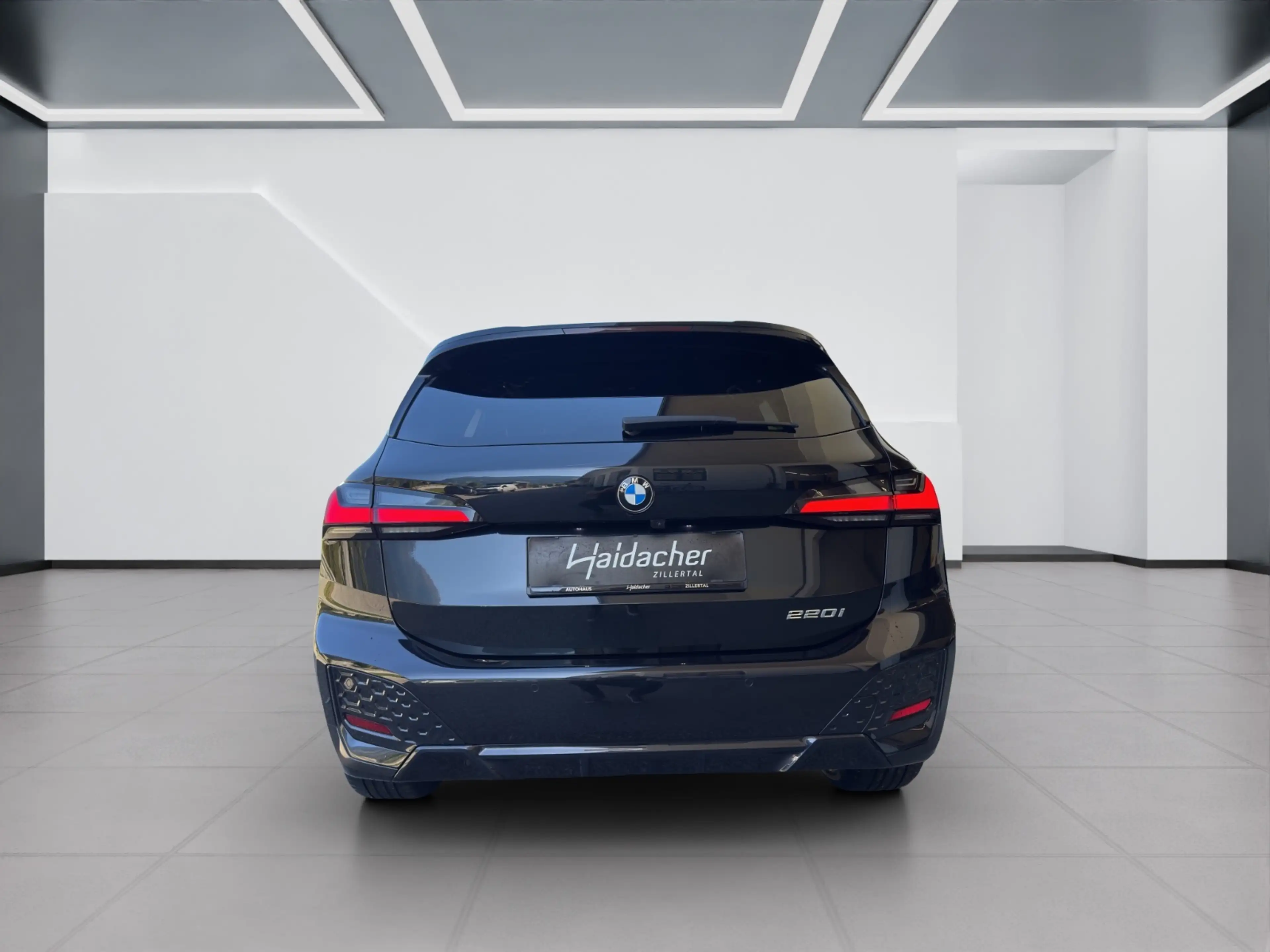 BMW 220 i AUT — photo 6