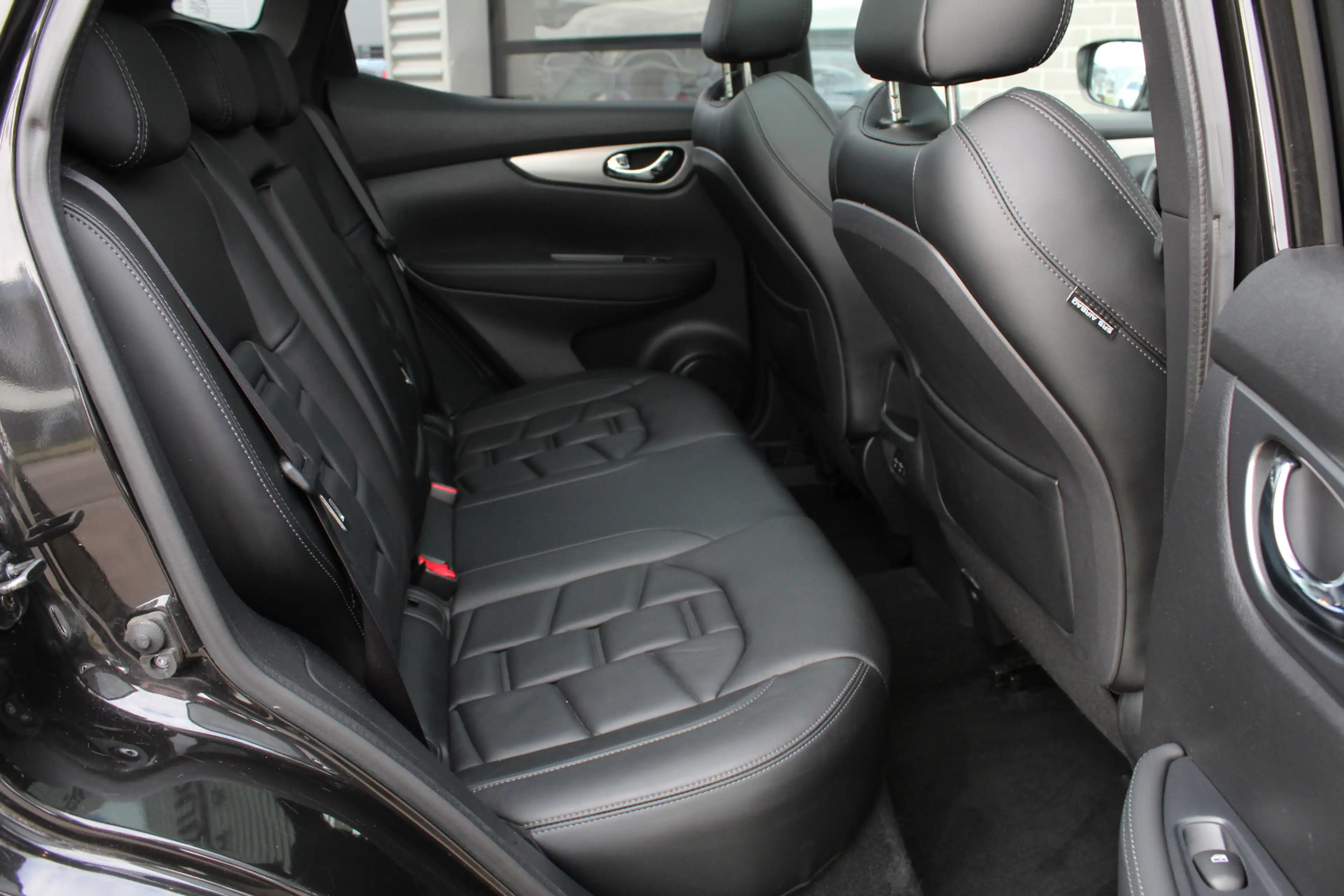 Nissan Qashqai 1.3 DIG-T Tekna / Keyless / Carplay / N.A.P. — photo 12