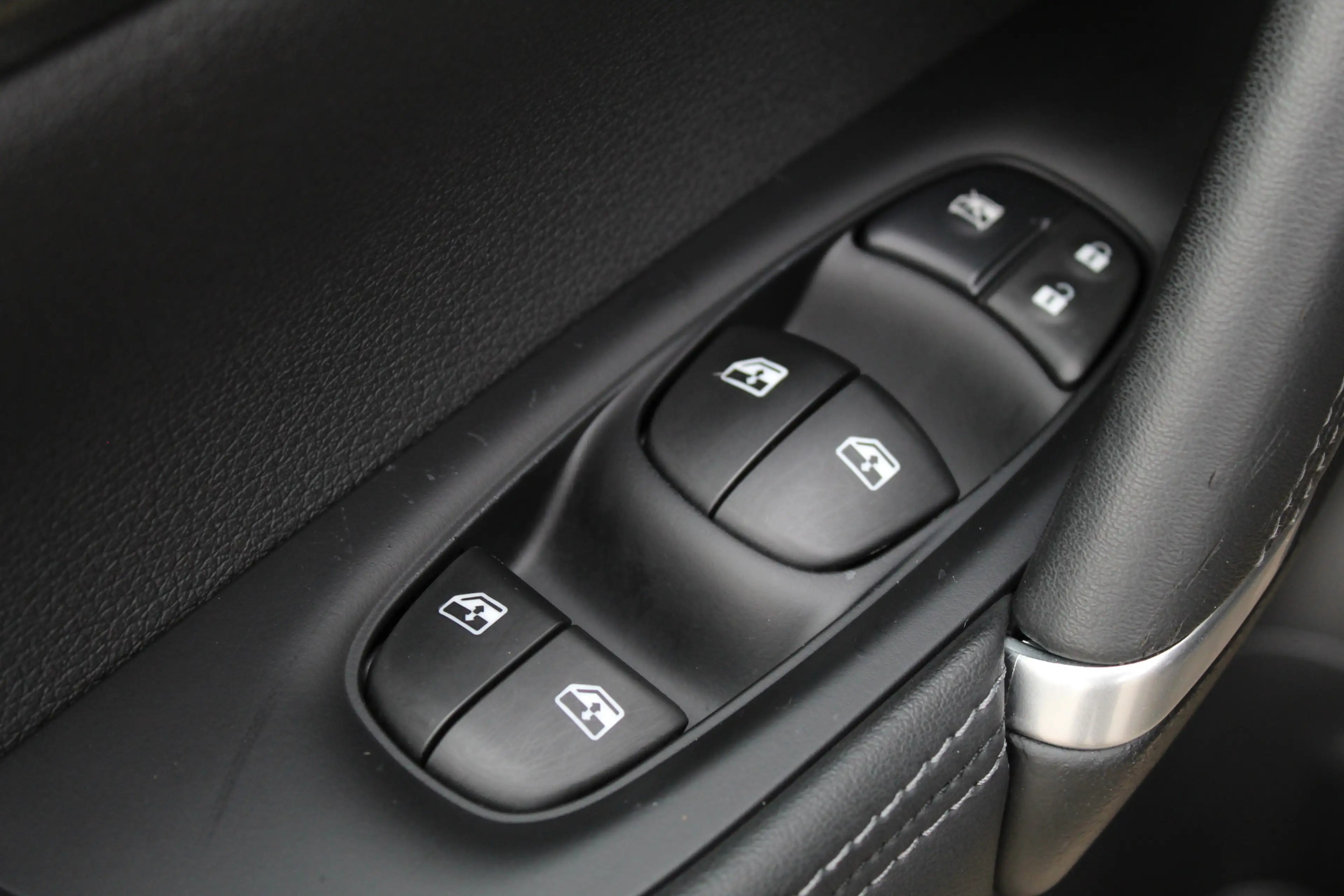 Nissan Qashqai 1.3 DIG-T Tekna / Keyless / Carplay / N.A.P. — photo 17