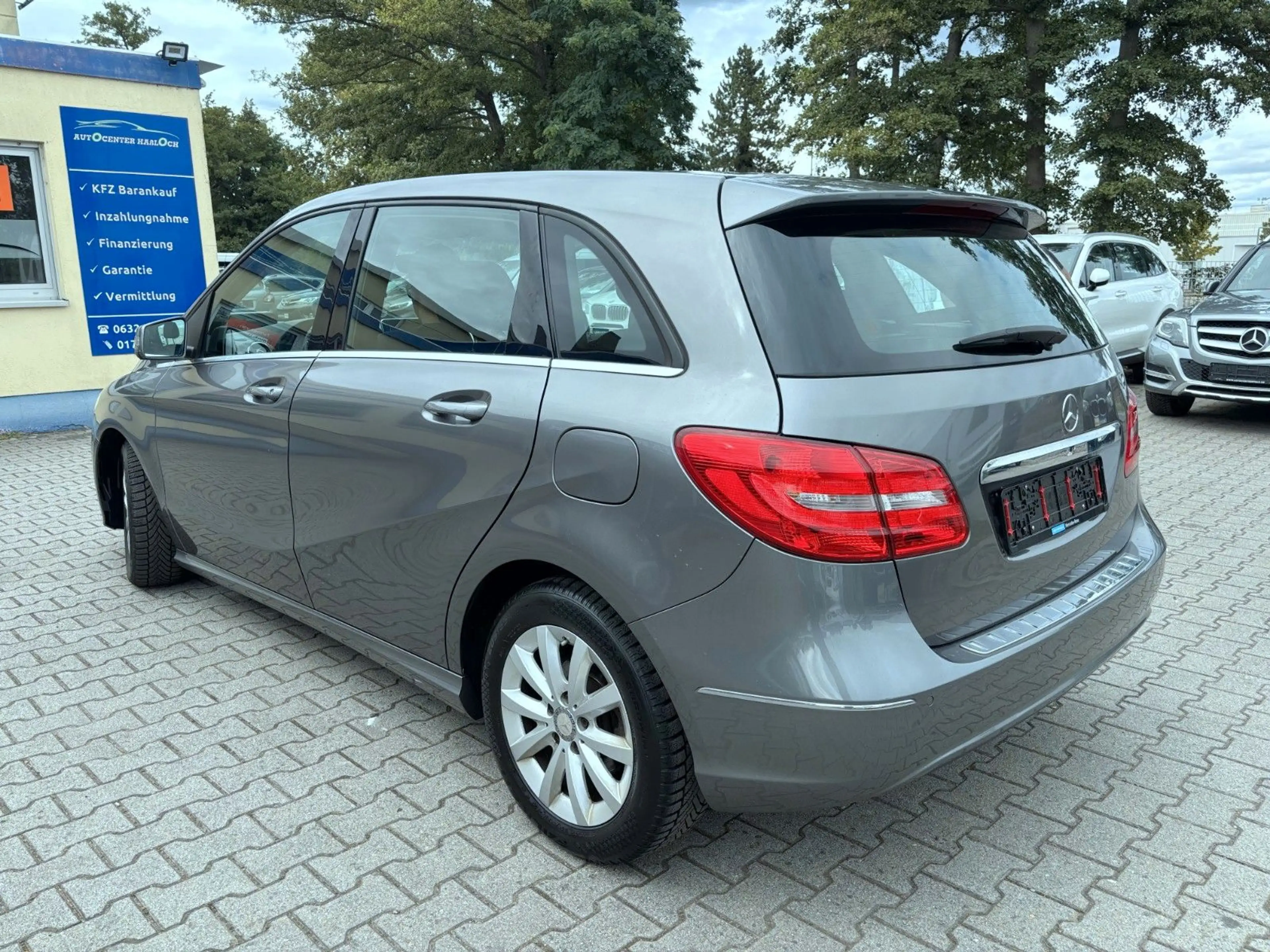 Mercedes-Benz B 180 Navi*Asyst+*MB-S-Heft — photo 11