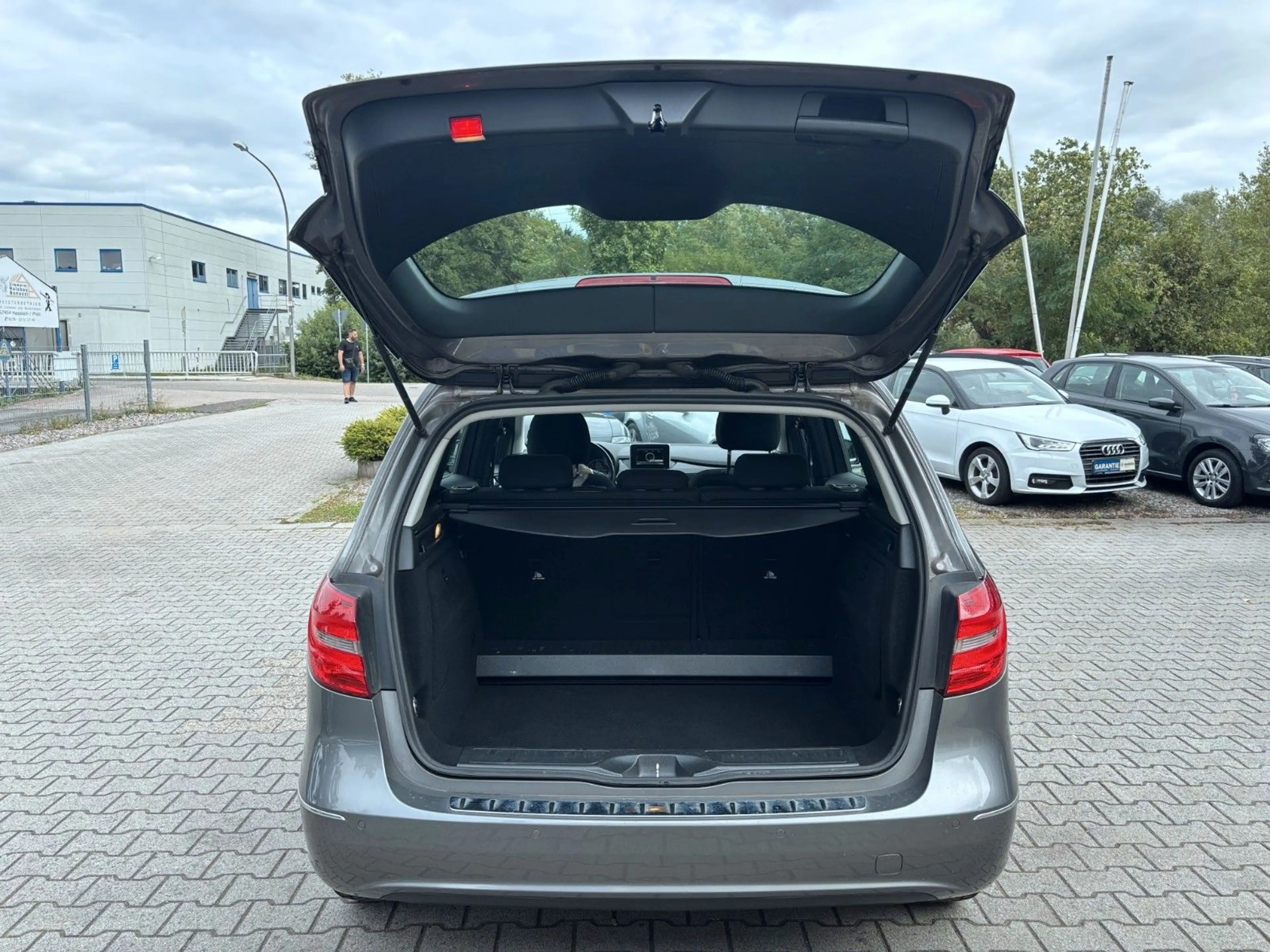Mercedes-Benz B 180 Navi*Asyst+*MB-S-Heft — photo 14