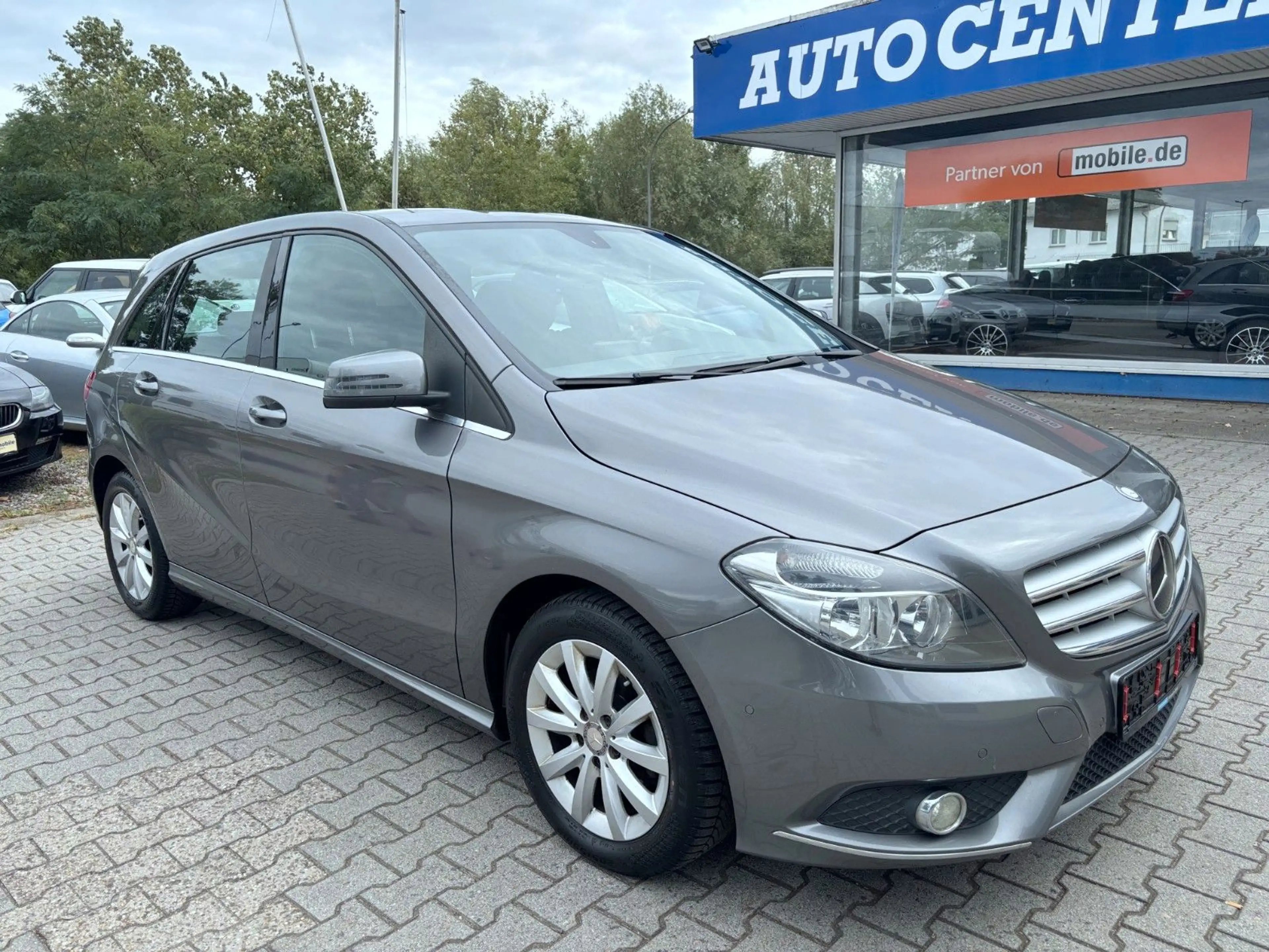 Mercedes-Benz B 180 Navi*Asyst+*MB-S-Heft — photo 9