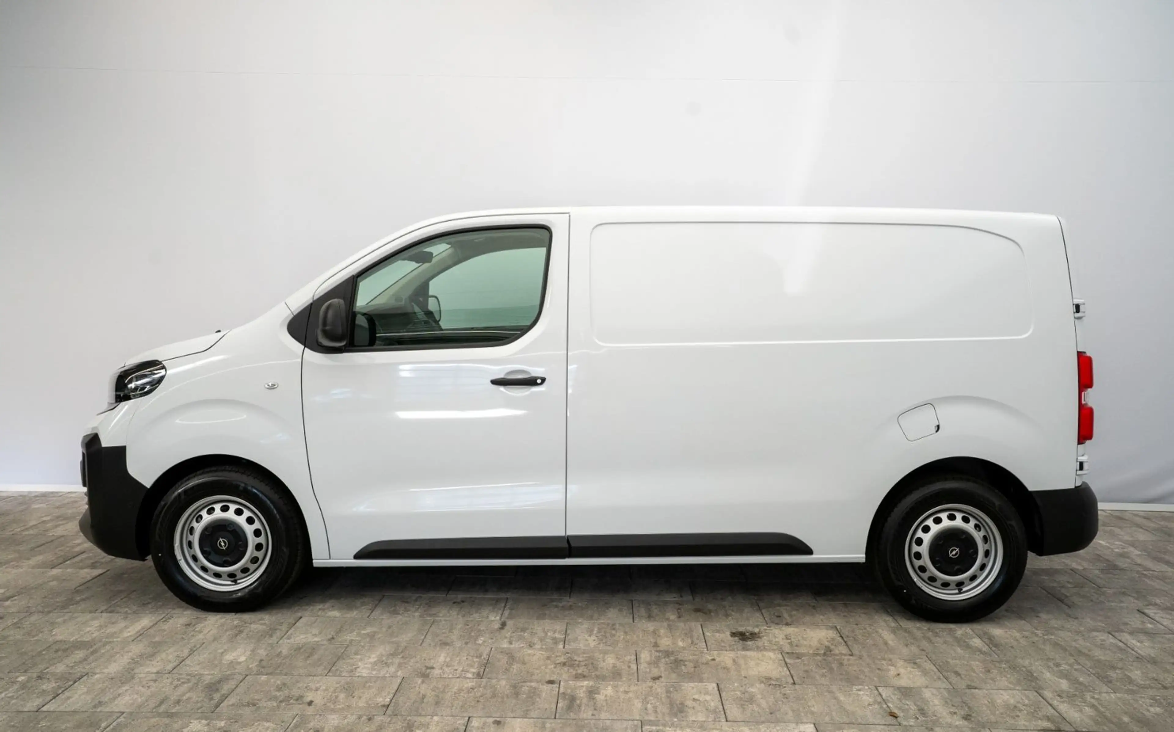 Opel Vivaro Kasten L2 120 °Connect+Converter Pack° — photo 7