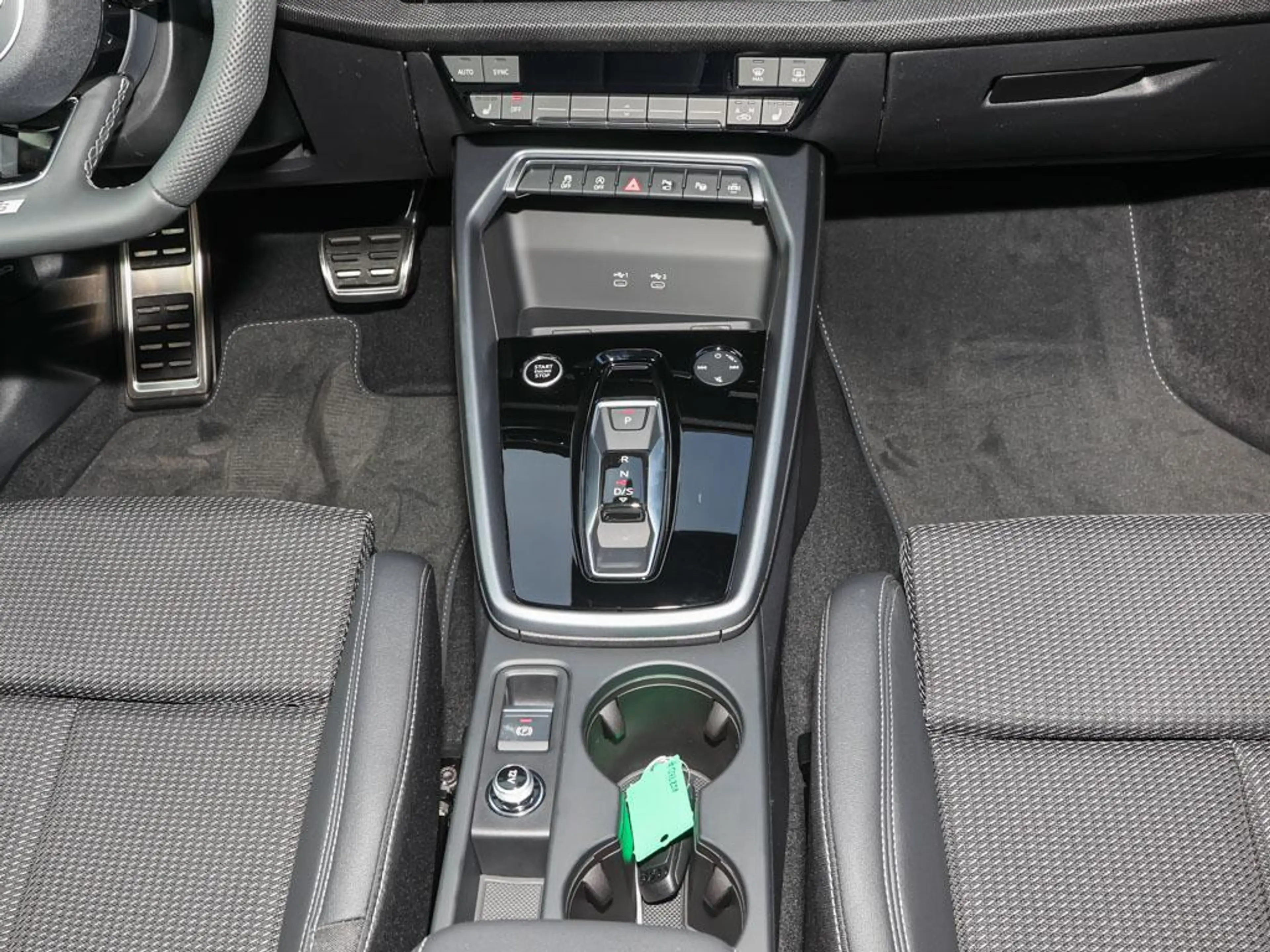 Audi A3 S line TDI S tronic MATRIX-LED+19´ — photo 8
