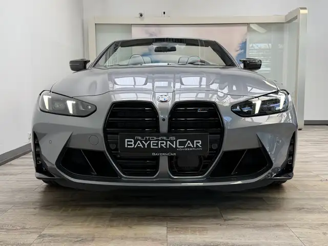 BMW M4 view 2