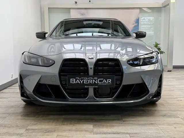BMW M4 view 8