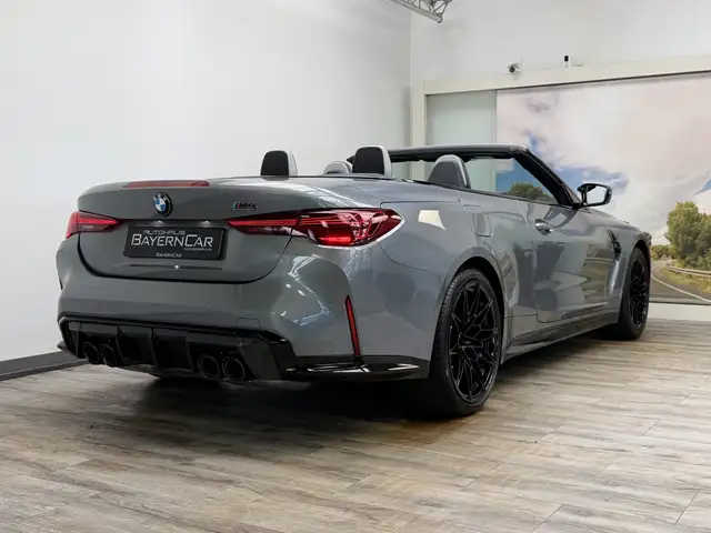 BMW M4 view 6