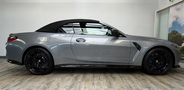 BMW M4 view 10