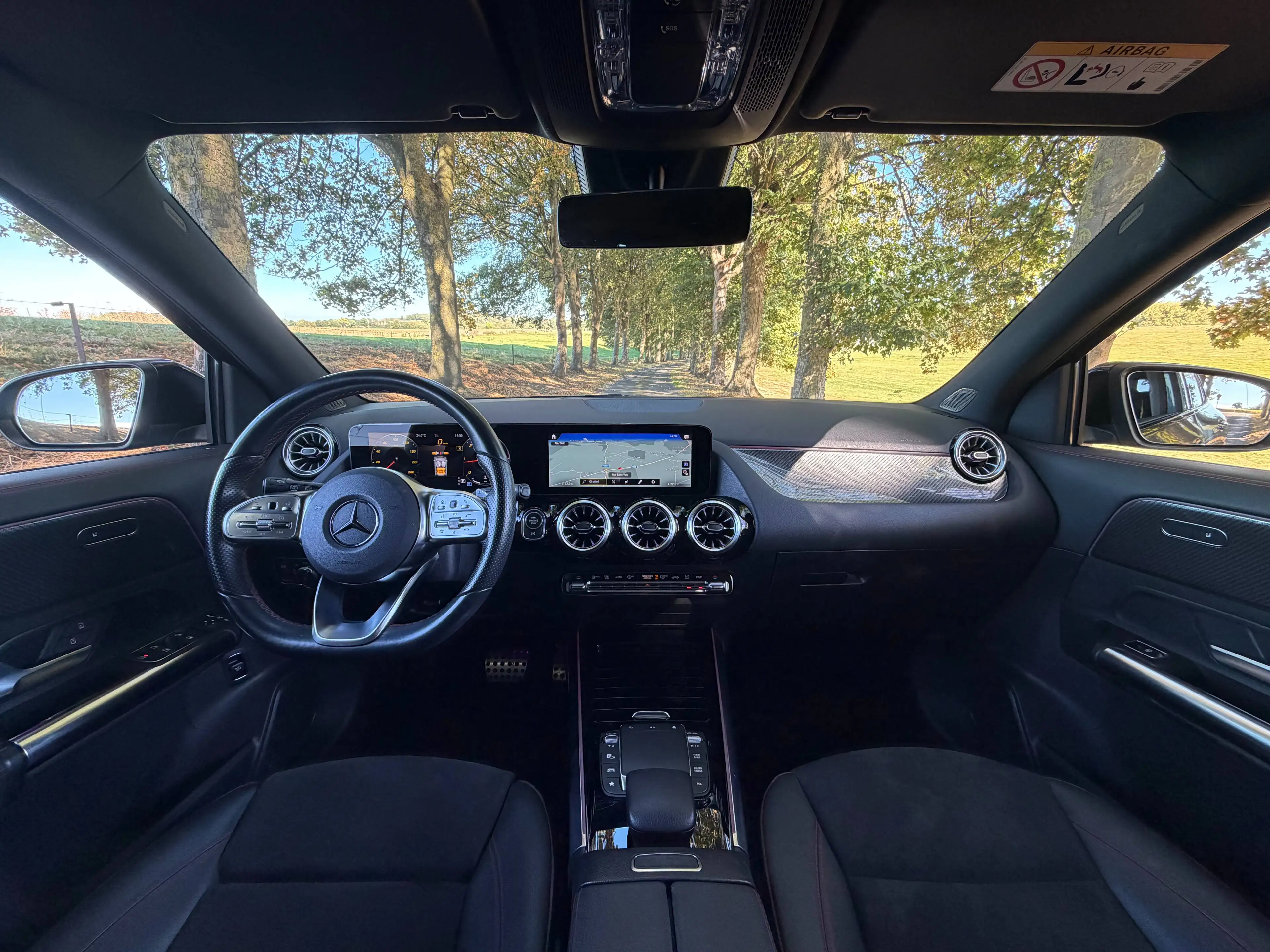 Mercedes-Benz GLA 180 d 116cv - Boite Auto. - Pack AMG - Caméra — photo 9