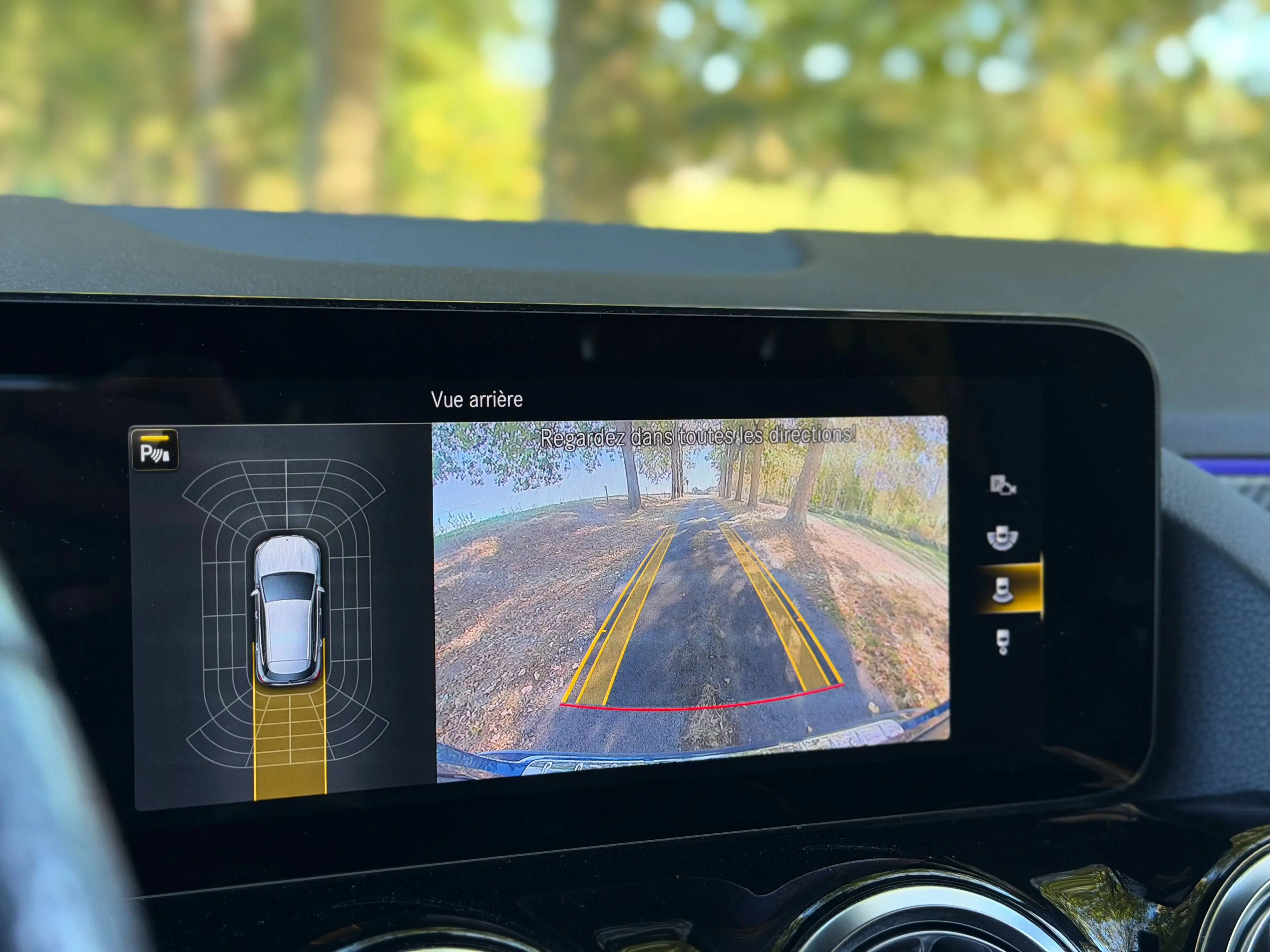 Mercedes-Benz GLA 180 d 116cv - Boite Auto. - Pack AMG - Caméra — photo 15