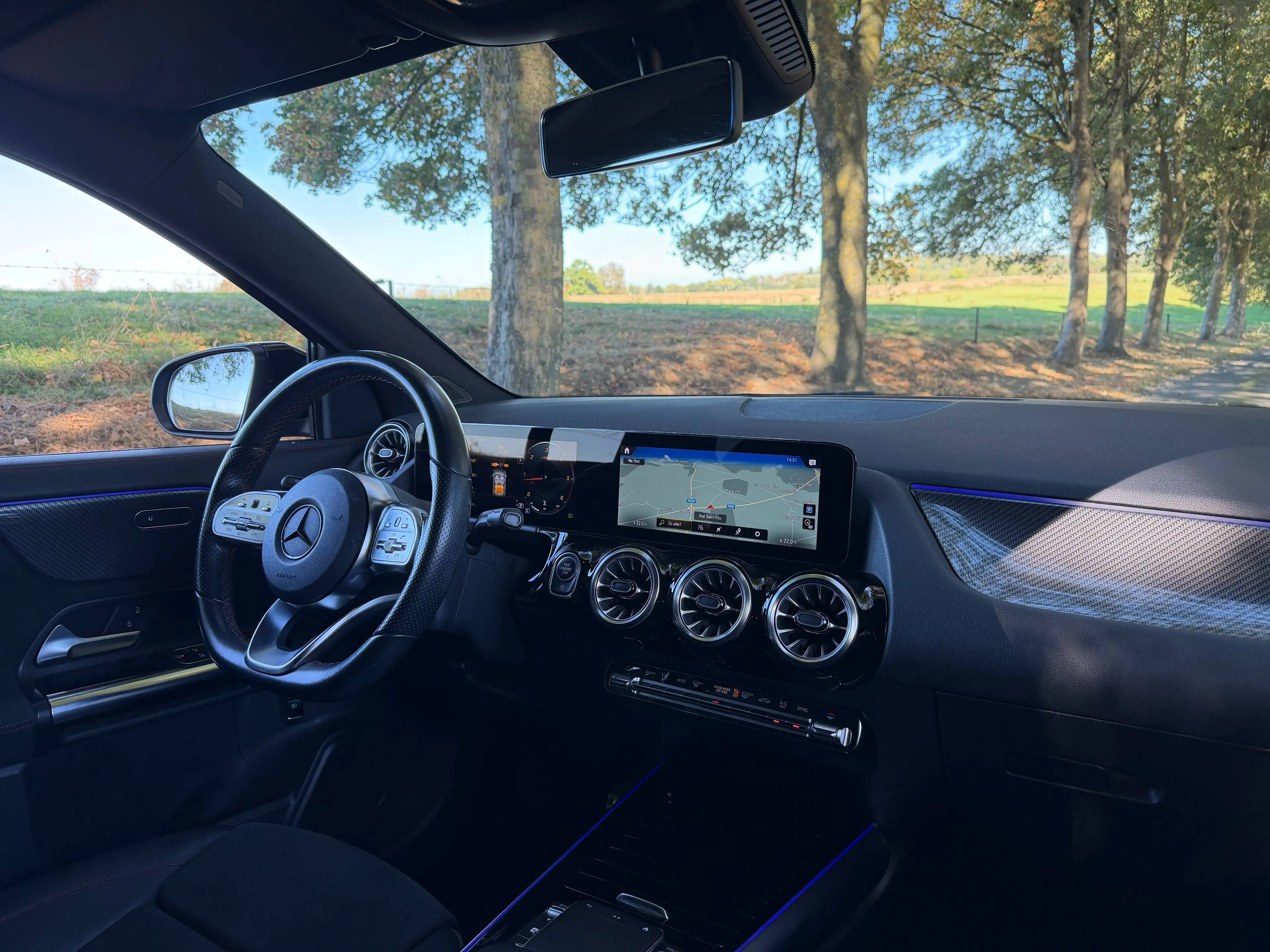 Mercedes-Benz GLA 180 d 116cv - Boite Auto. - Pack AMG - Caméra — photo 10