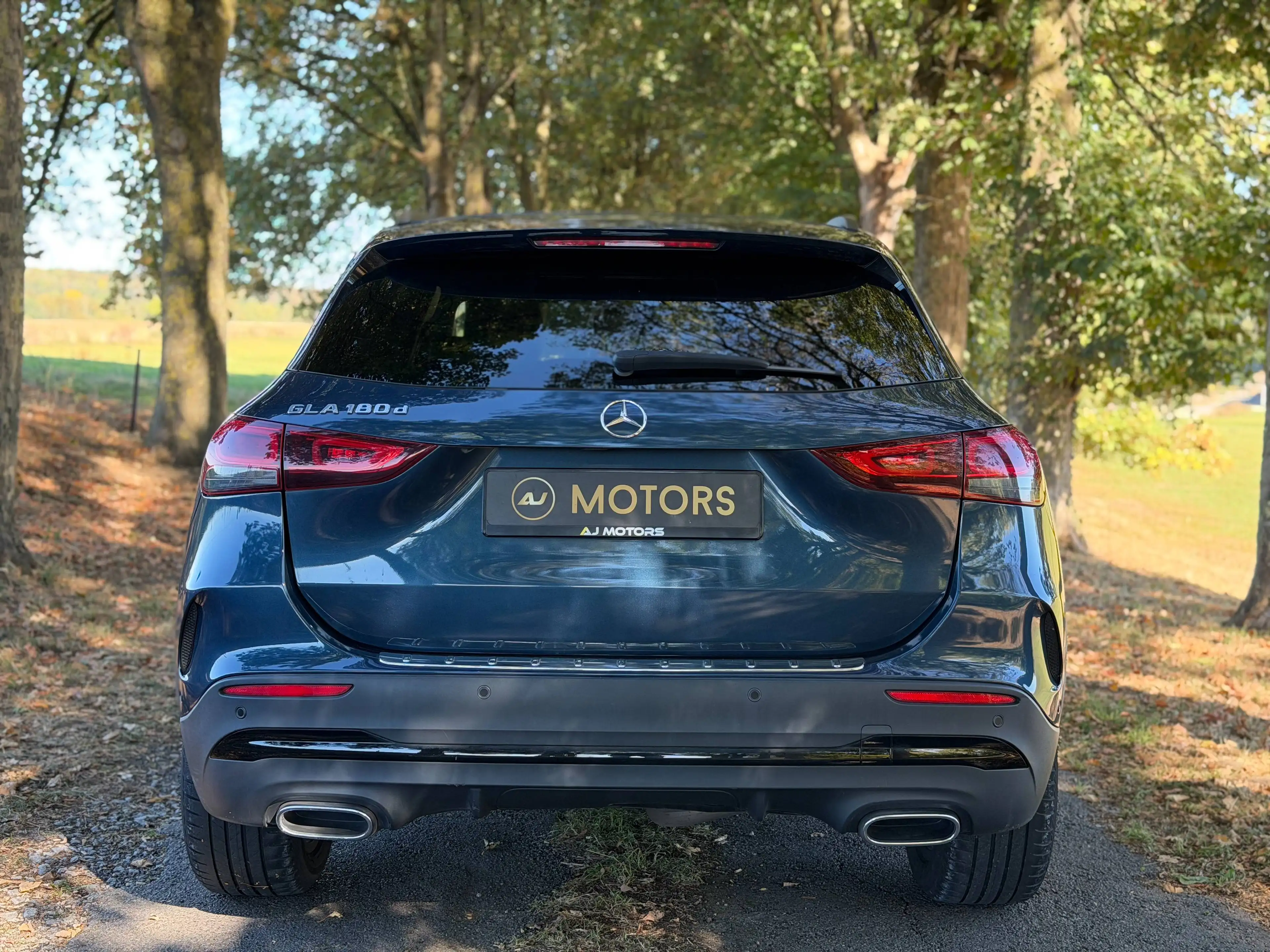 Mercedes-Benz GLA 180 d 116cv - Boite Auto. - Pack AMG - Caméra — photo 4
