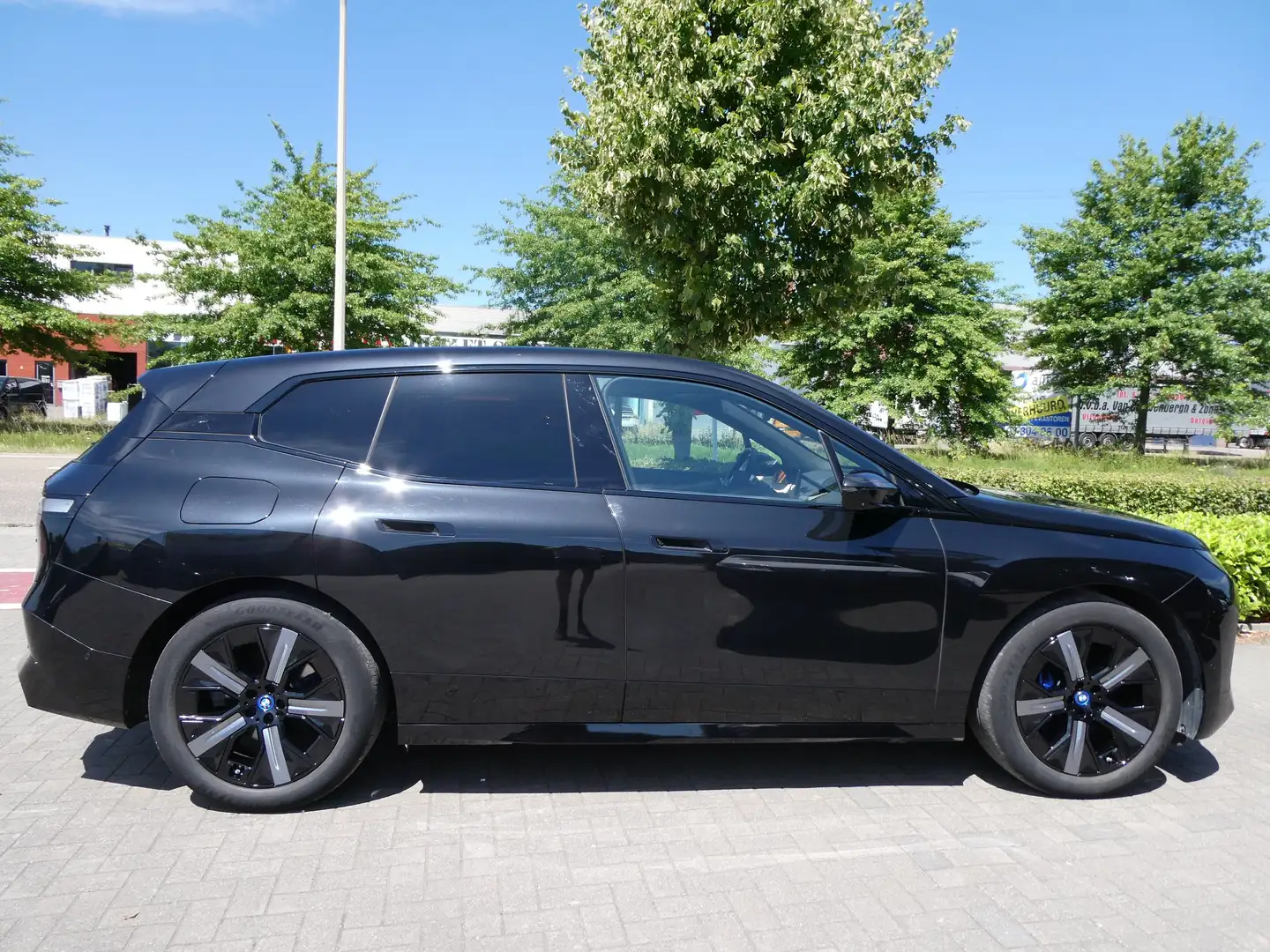 BMW iX xDrive40 ,Head-up,Pano,Harman-Kardon, Garantie Zwart - 2