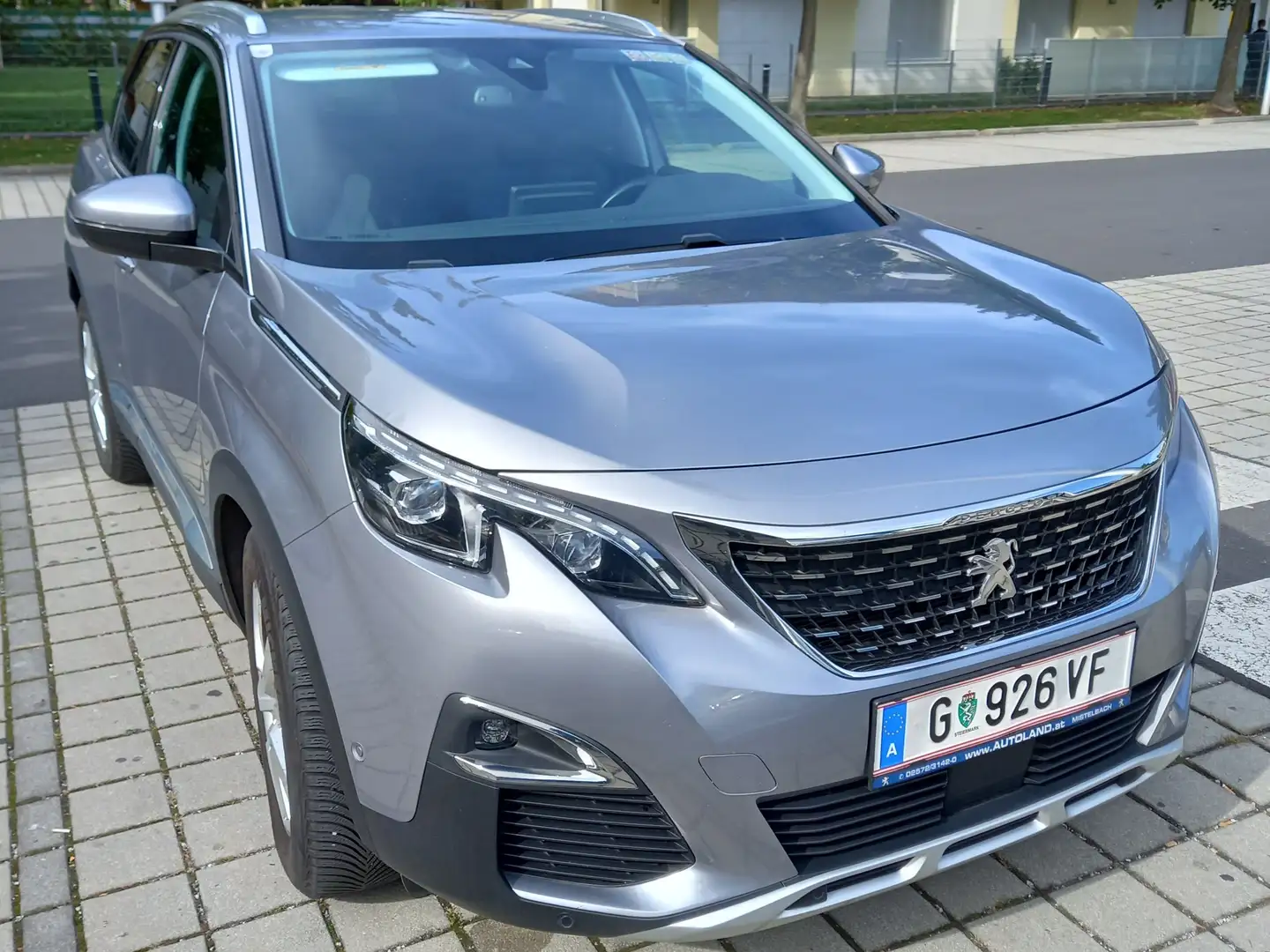 Peugeot 3008 1,6 BlueHDi 120 S Silber - 2