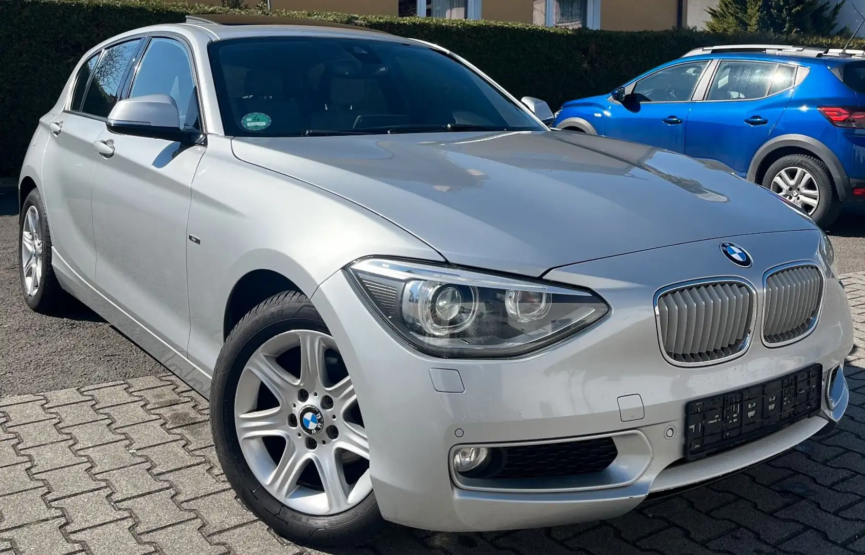 BMW 116 d AUTOMATIK XENON PDC NAVI SCHIEBEDACH 2.HD - 1