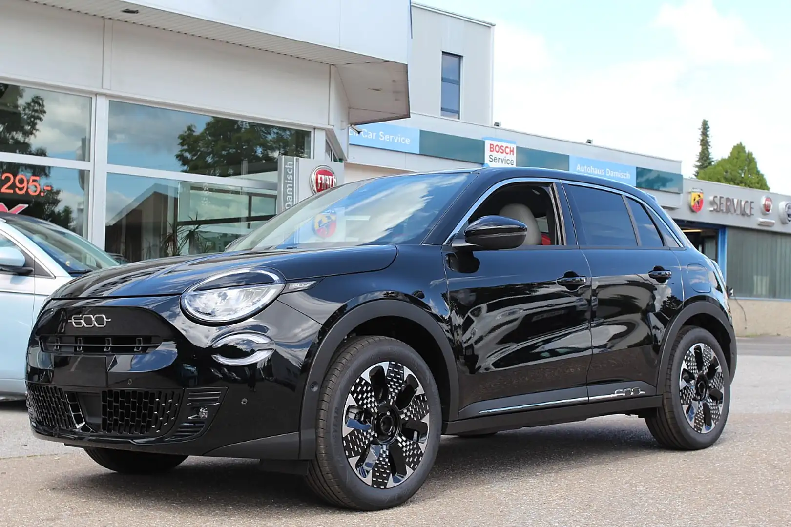 Fiat 600 Hybrid mHEV 110 6-Gang eDCT La Prima Schwarz - 1