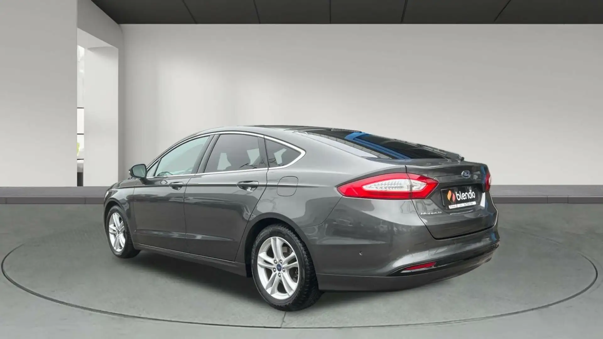 Ford Mondeo 2.0TDCI Titanium Aut. 150 Gris - 2