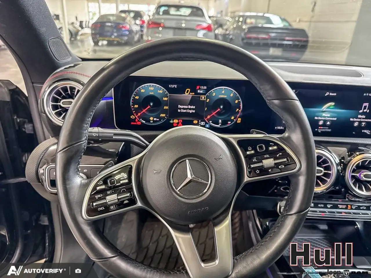 Mercedes-Benz CLA снимка Mercedes-Benz CLA