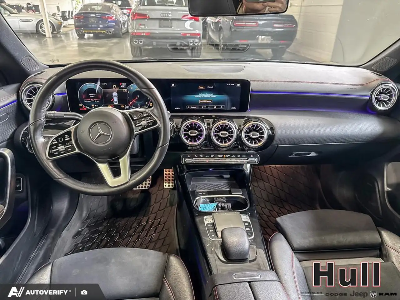 Mercedes-Benz CLA снимка Mercedes-Benz CLA