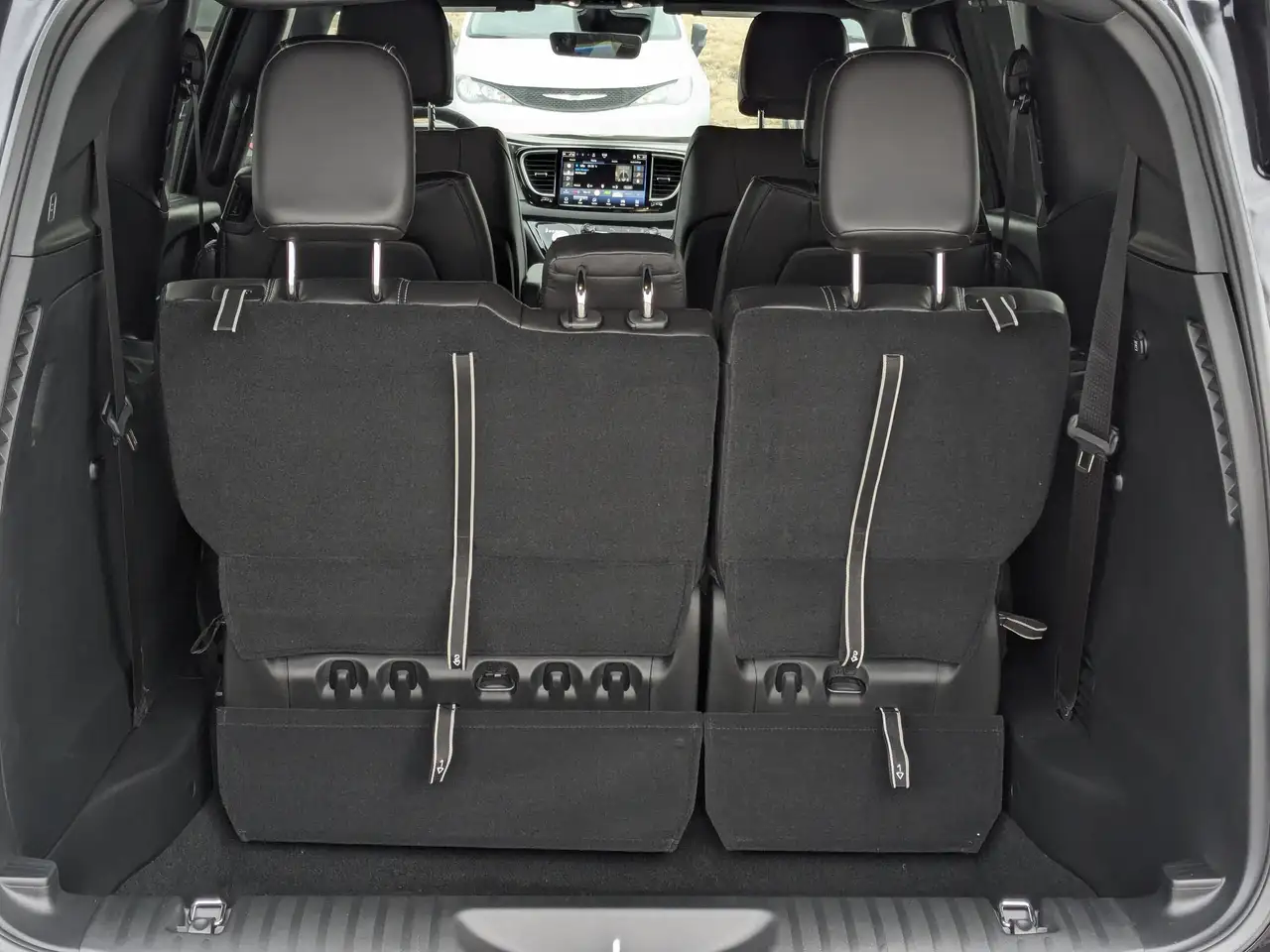 Chrysler Grand Caravan снимка Chrysler Grand Caravan