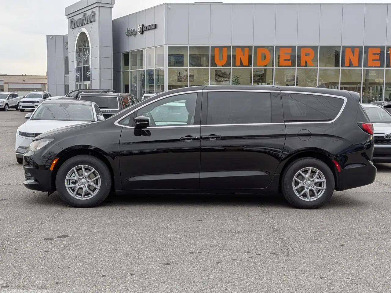 Chrysler Grand Caravan снимка Chrysler Grand Caravan
