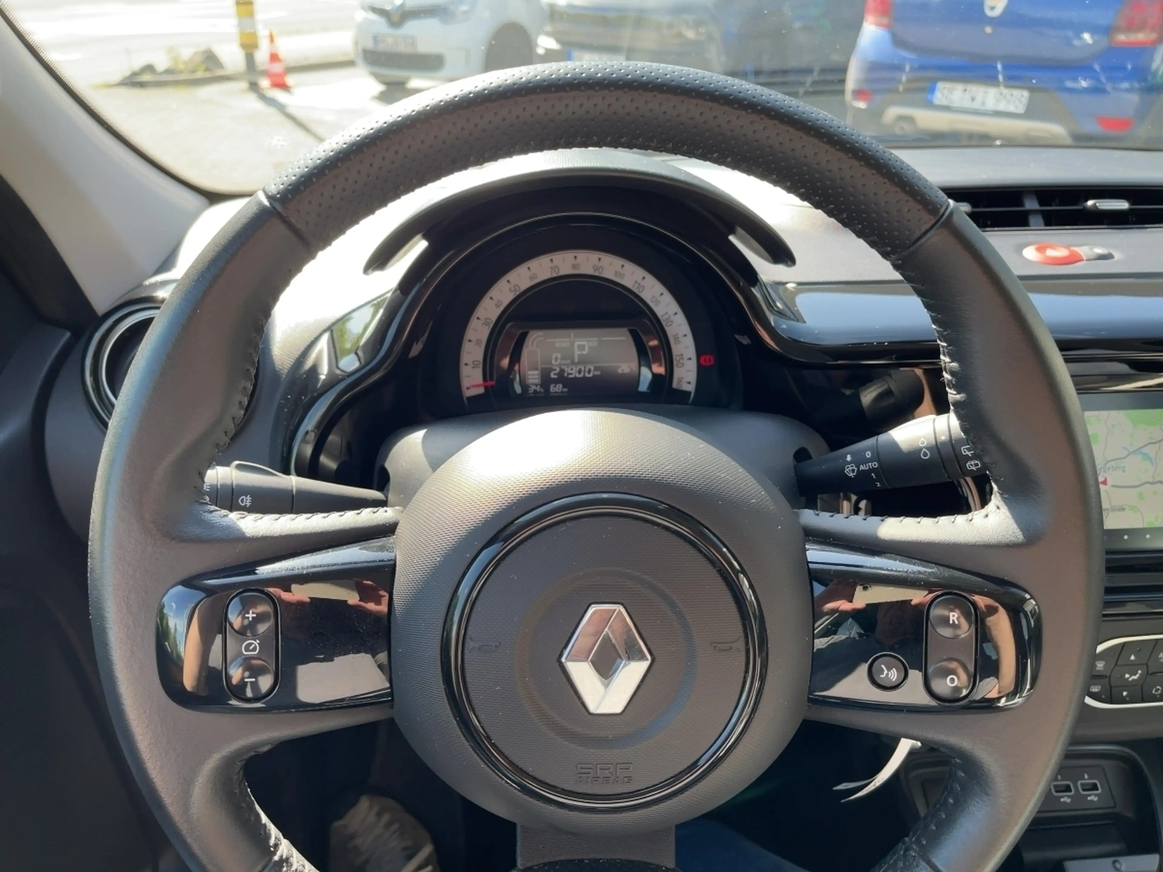 Renault Twingo Electric Urban Night — photo 9