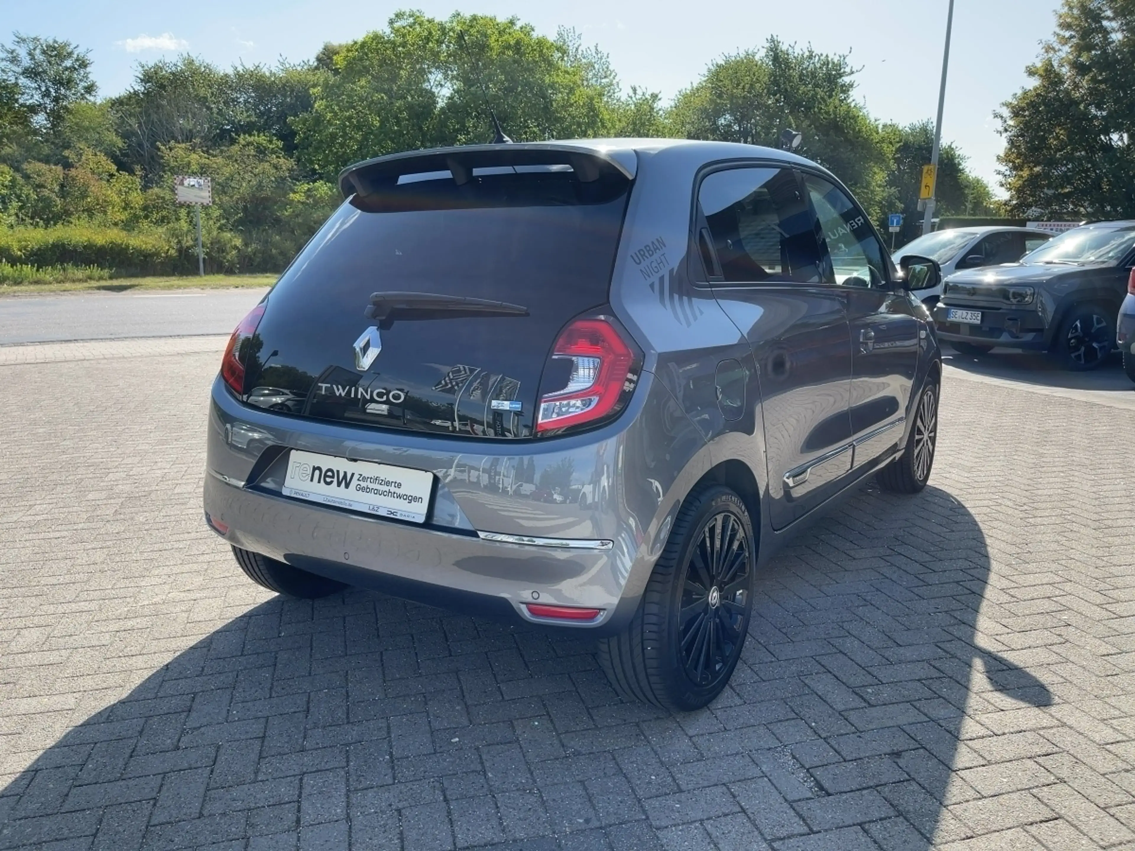 Renault Twingo Electric Urban Night — photo 4