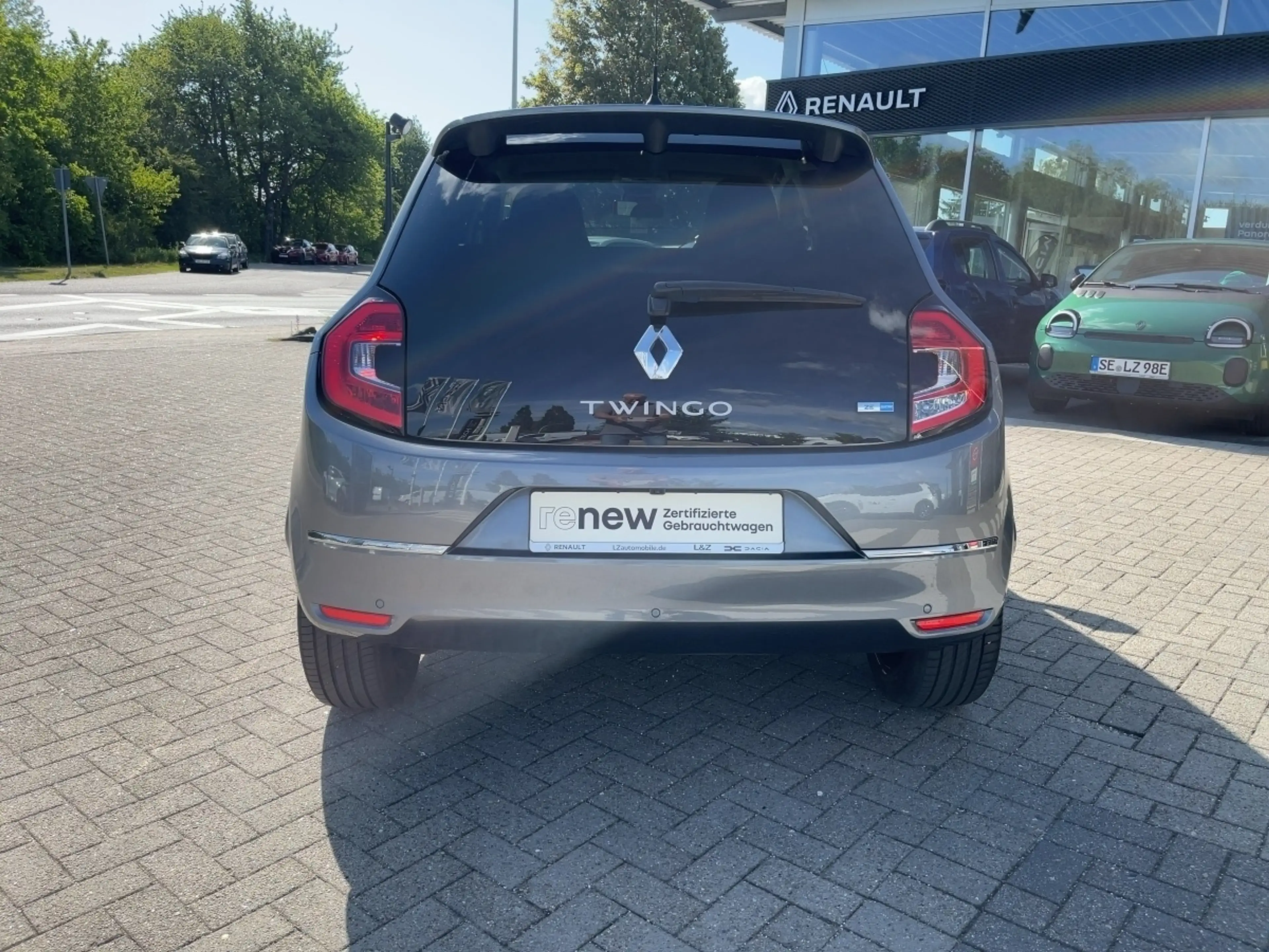 Renault Twingo Electric Urban Night — photo 3