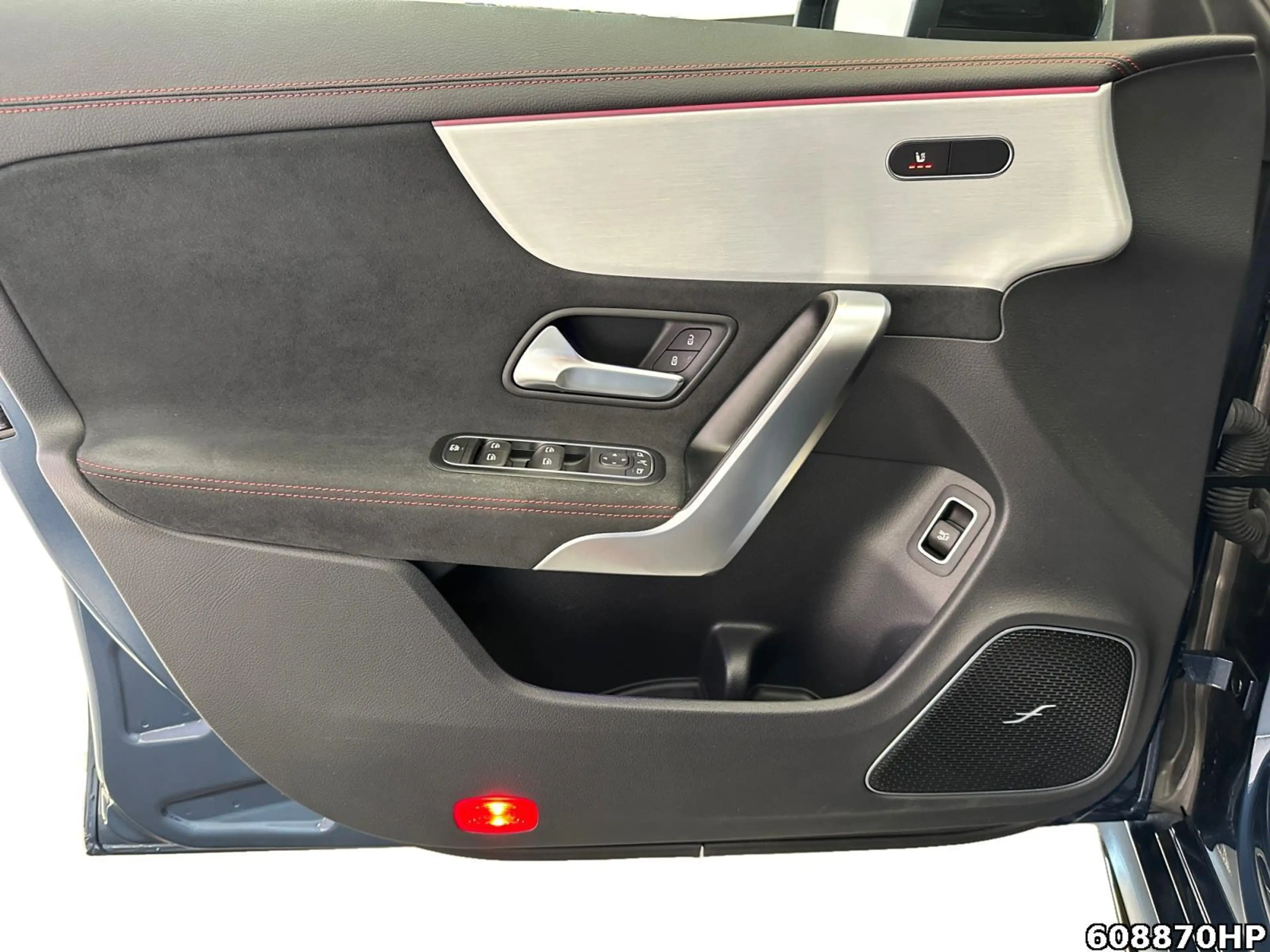 Mercedes-Benz CLA 35 AMG SB 4M Night MULTIBEAM DISTRONIC Pano — photo 14
