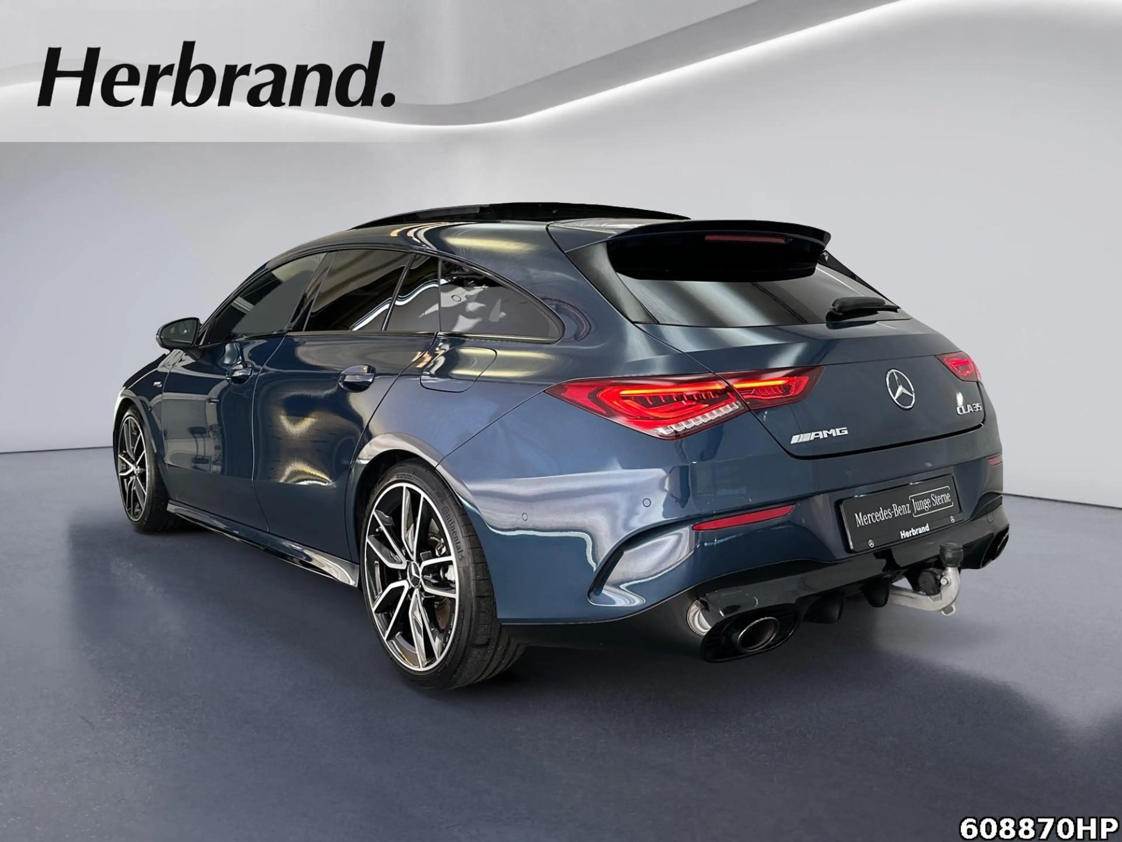 Mercedes-Benz CLA 35 AMG SB 4M Night MULTIBEAM DISTRONIC Pano — photo 4