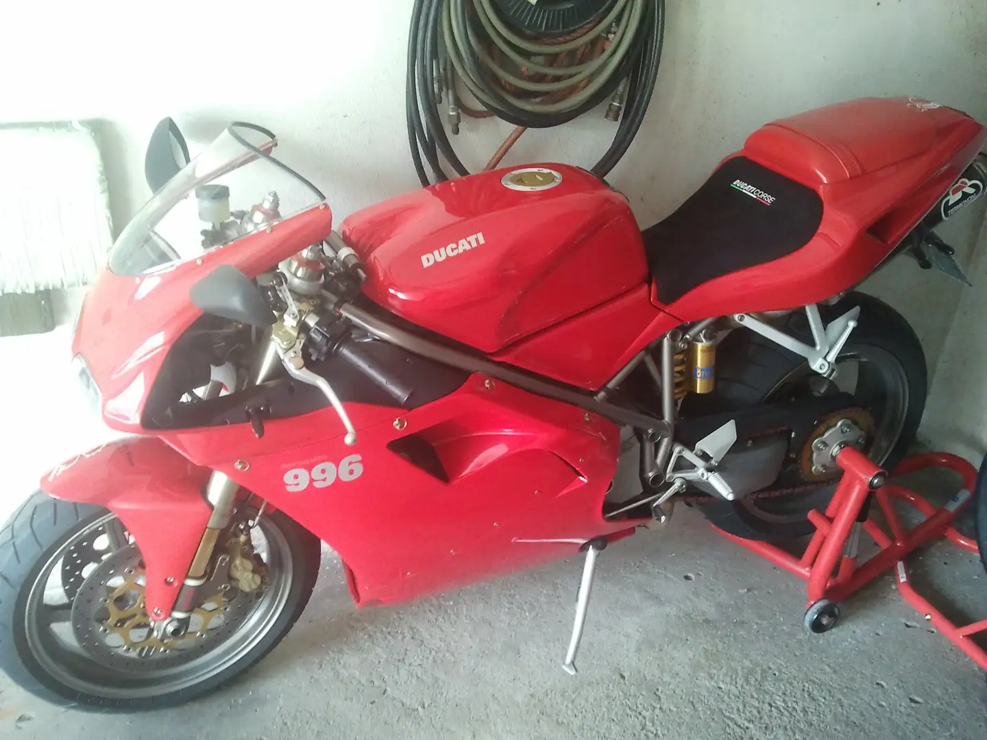 Ducati 996 Червоний - 2