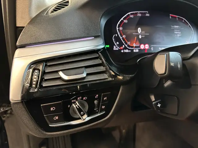 BMW 5 Series view 11