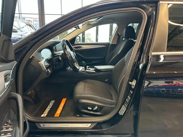 BMW 5 Series view 12