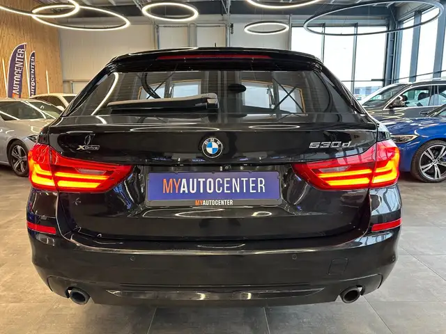 BMW 5 Series view 5