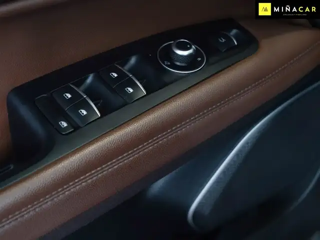 Alfa Romeo Stelvio view 25