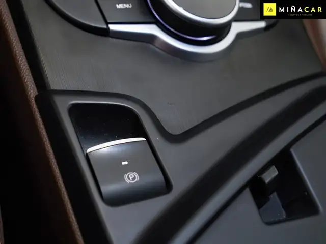 Alfa Romeo Stelvio view 18