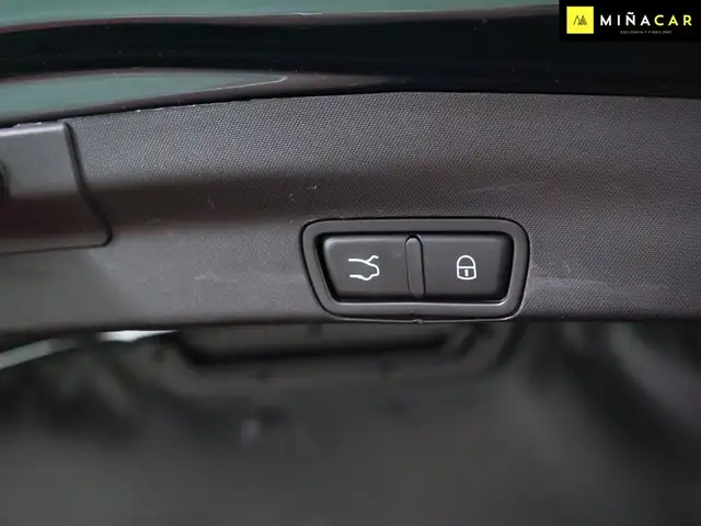 Alfa Romeo Stelvio view 29