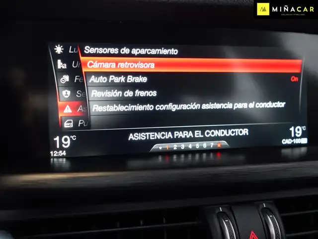 Alfa Romeo Stelvio view 10