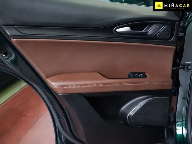 Alfa Romeo Stelvio view 26