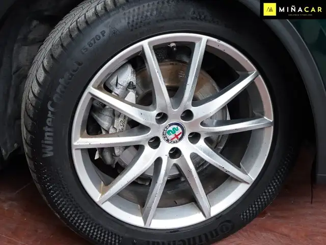 Alfa Romeo Stelvio view 27
