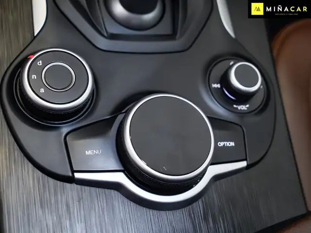 Alfa Romeo Stelvio view 17