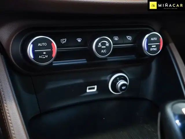 Alfa Romeo Stelvio view 16