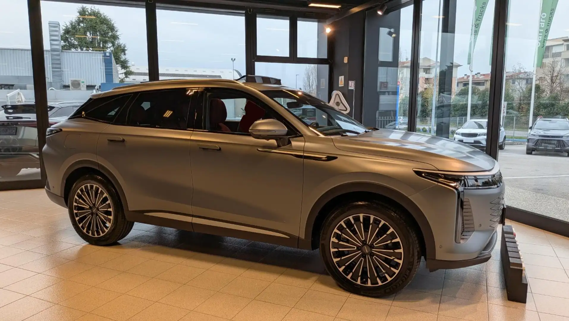 Omoda 9 PHEV 1.5TGDI - Trazione AWD DHT3 Premium (AWD) - I Grau - 1