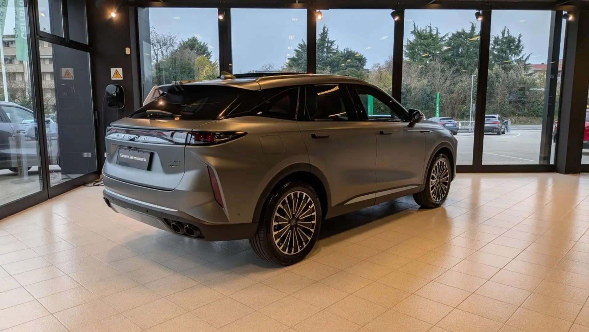 Omoda 9 PHEV 1.5TGDI - Trazione AWD DHT3 Premium (AWD) - I Grau - 2