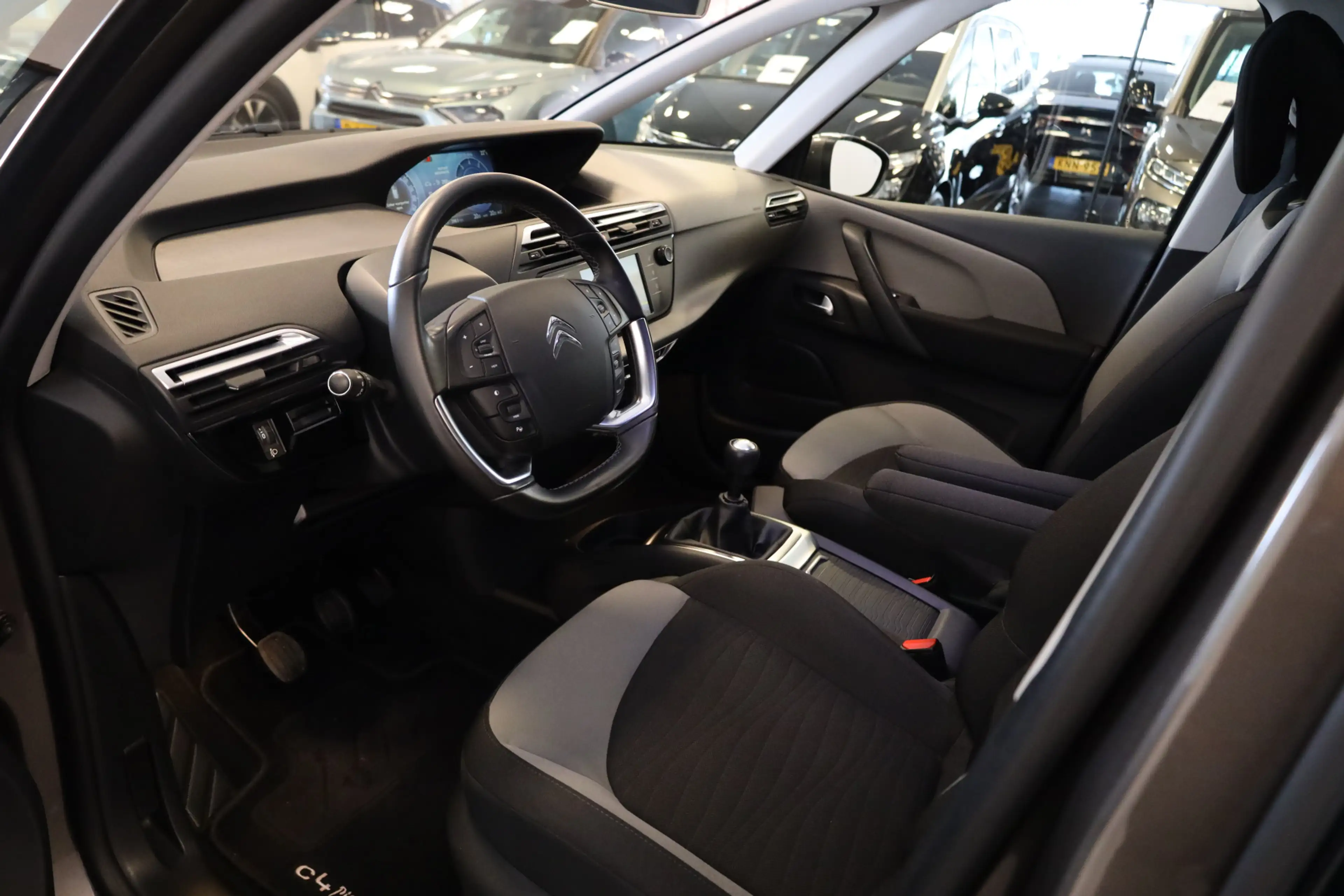 Citroen C4 Picasso PT 130 Intensive Trekhaak | Navi | Sensoren V+A+Ca — photo 24