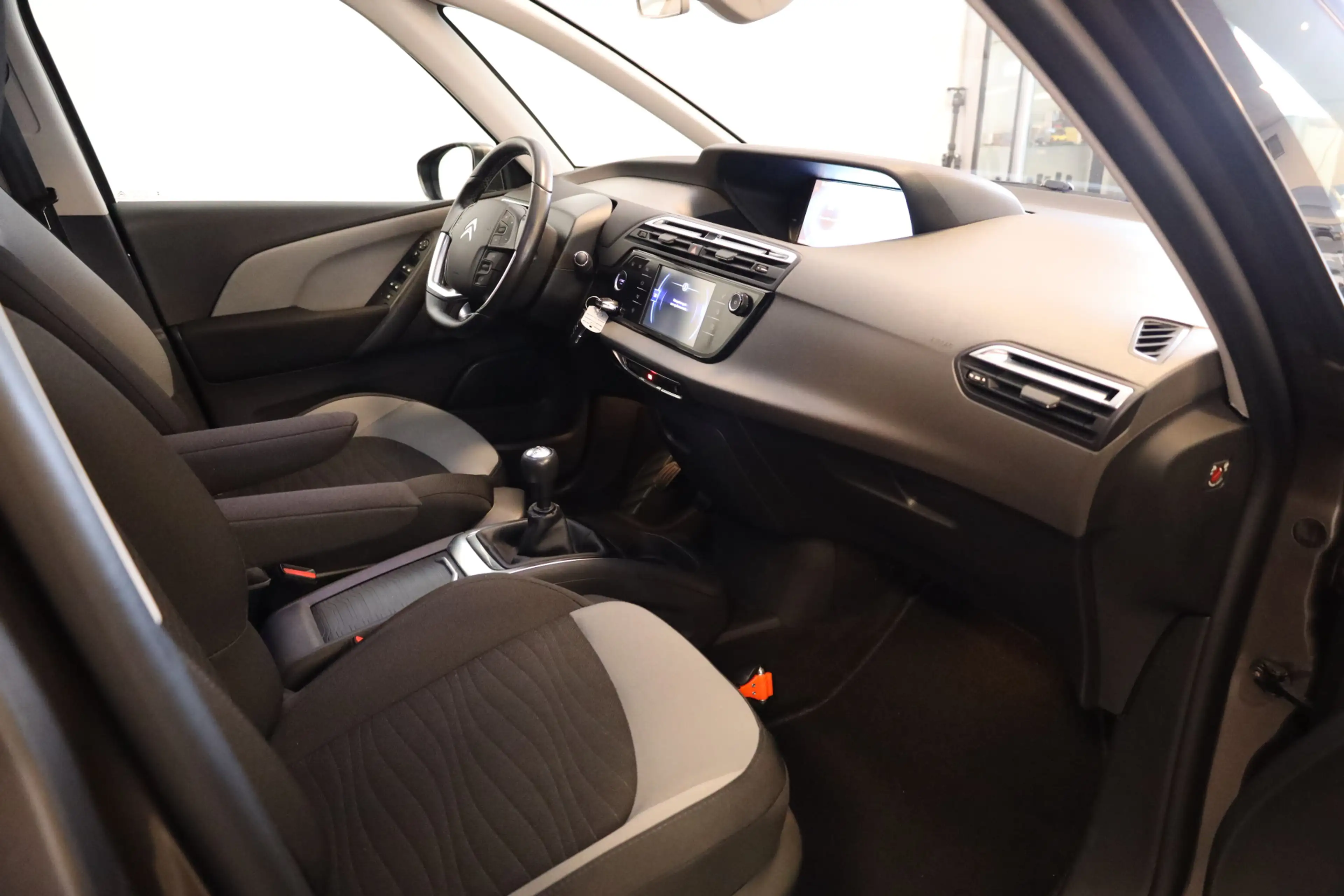 Citroen C4 Picasso PT 130 Intensive Trekhaak | Navi | Sensoren V+A+Ca — photo 4
